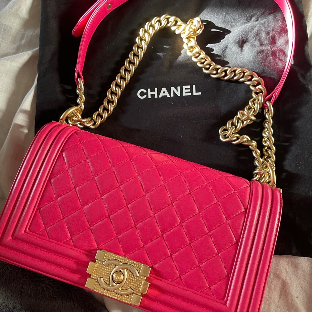 (SOLD)CHANEL Le Boy Old Medium Fuchsia